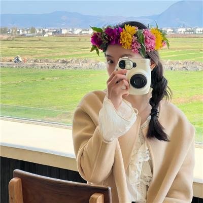 独家爆料：实力派歌手素颜现身菜市场，评论区沦陷，凌晨